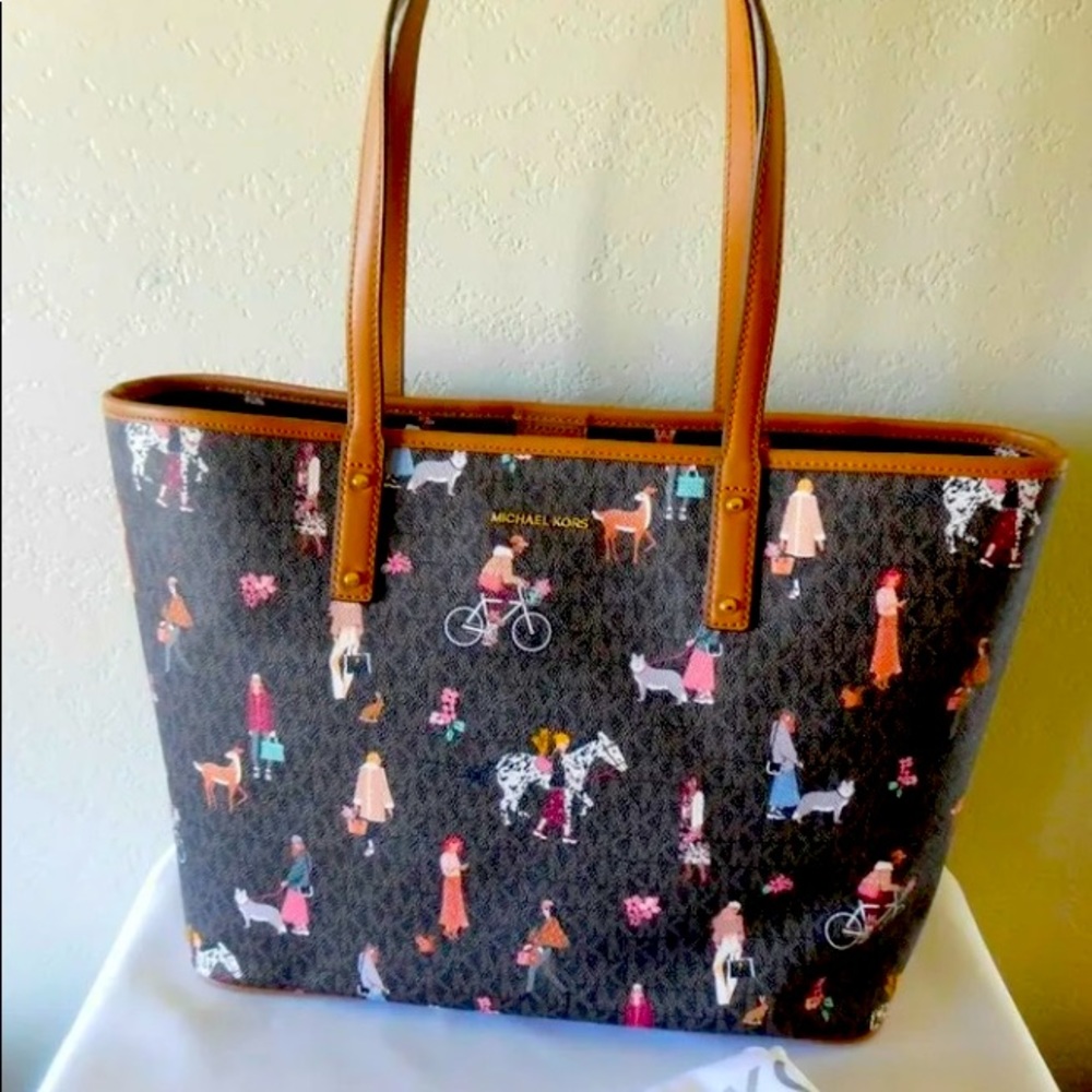 Michael Kors carter tote. Like new.